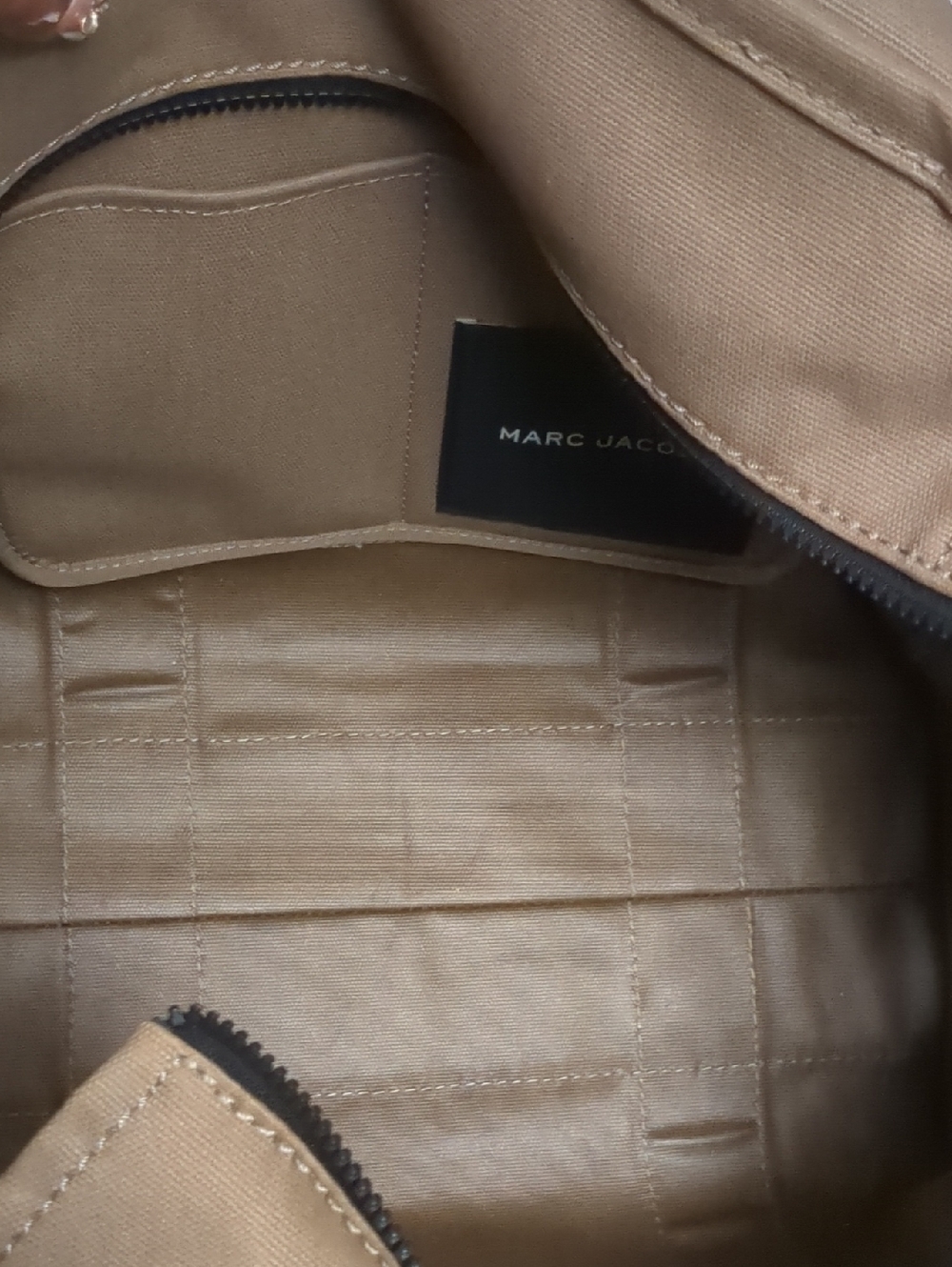 👄💗Marc Jacobs Slate Large Tote with White and CreamAccents - Picture 5 of 7